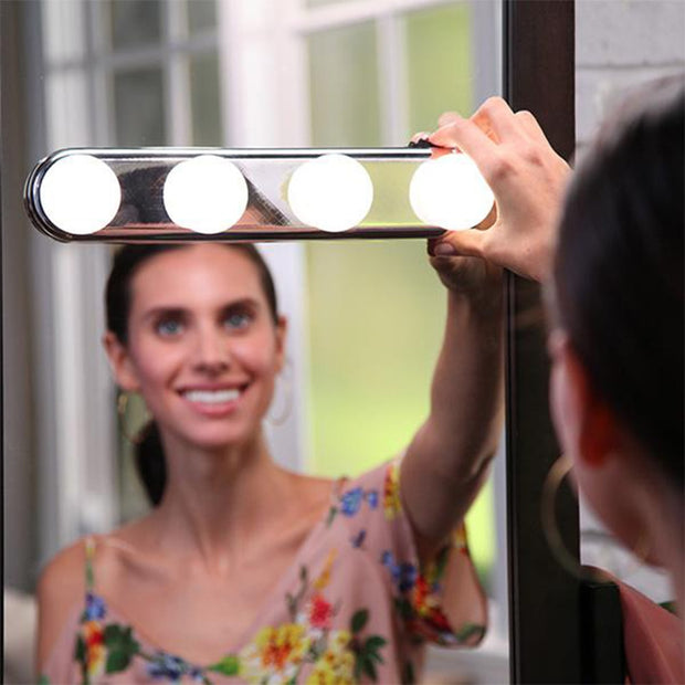 4 Bulb Mirror Light